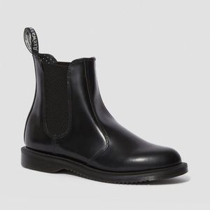 NEW/NEVER WORN: DR. MARTENS CHELSEA BOOTS